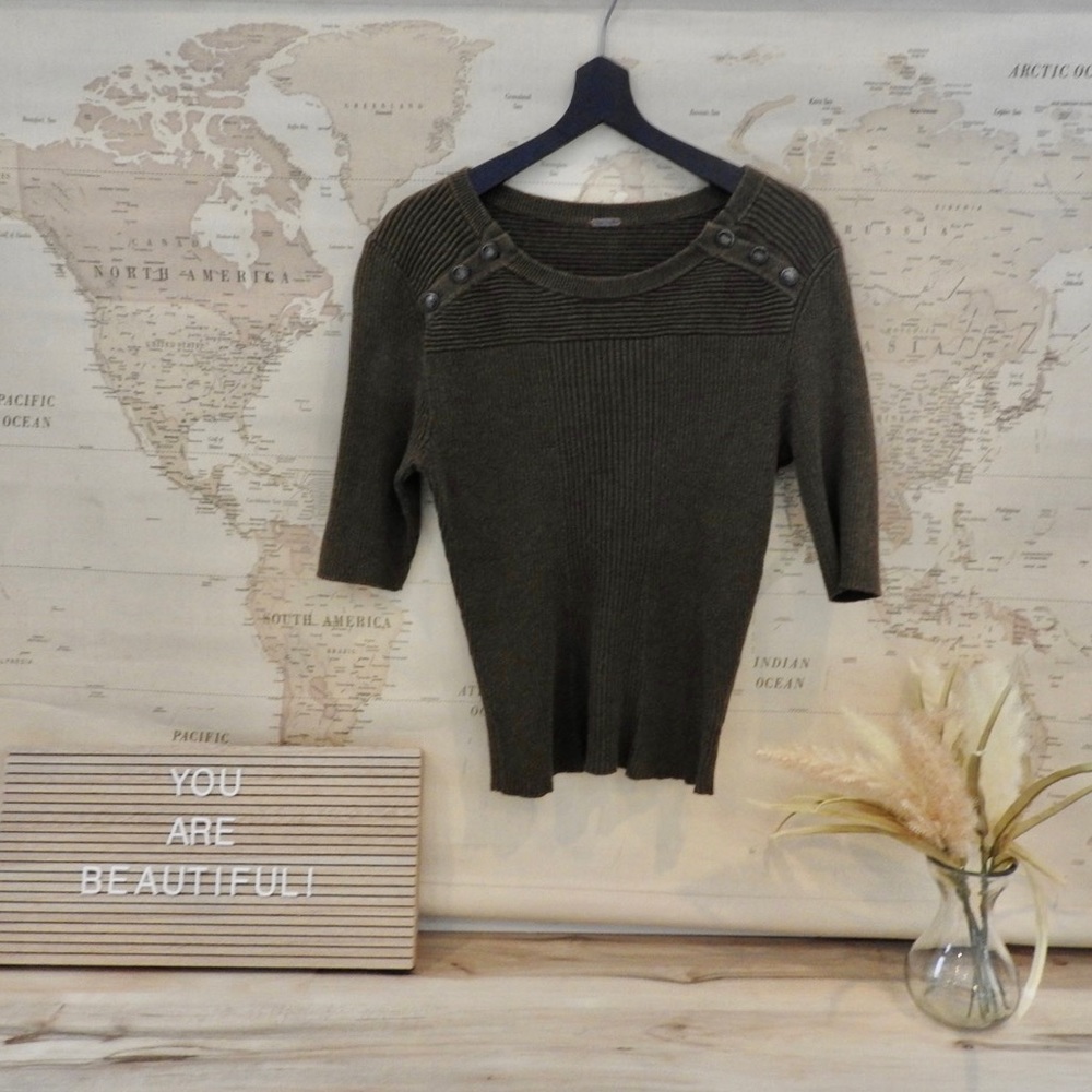 FREE PEOPLE GREEN CROPPED SWEATER SIZE SMALL